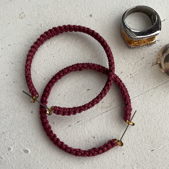 [ Maroon Threaded Macrame Knot Hoop Earrings] - Picture 2 of 3